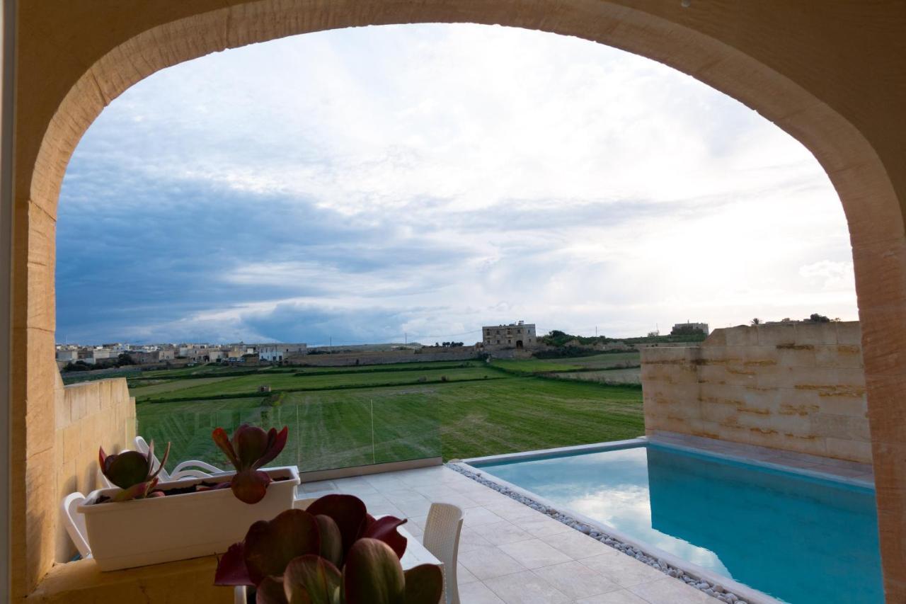 Inni Holiday Home With Infinity Pool Għarb Exterior foto